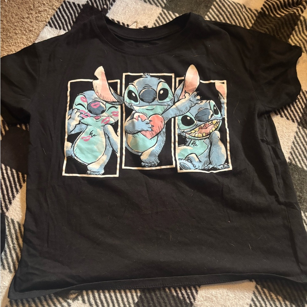 Cropped Disney Stitch shirt